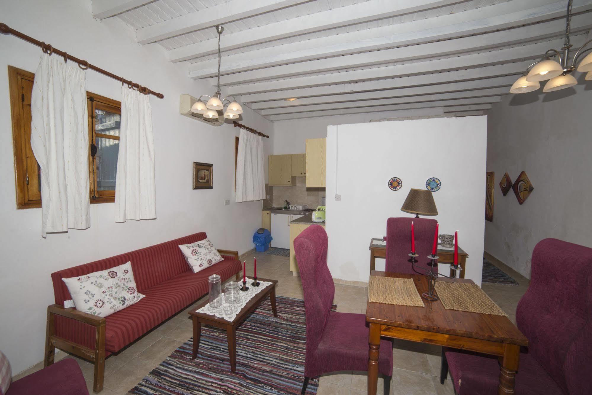 Cottage Houses Pentakomo Luaran gambar